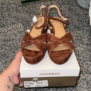 Giani Bernini Jayleens Brown Suede Platform Sandals with Cross-Strap